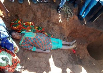 Tragédie à Kasaï Central : Une femme enceinte meurt engloutie dans une latrine !